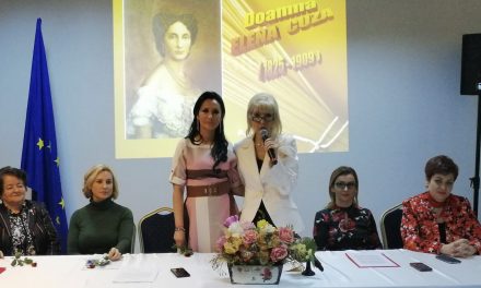 Personalități feminine pietrene, omagiate de doamnele social-democrate