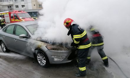 Incendiu autoturism în municipiul Piatra-Neamț