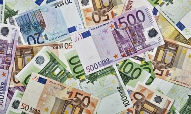 Primarii și președinții de consilii județene vor primi spor de 50% dacă fac investiții din fonduri europene