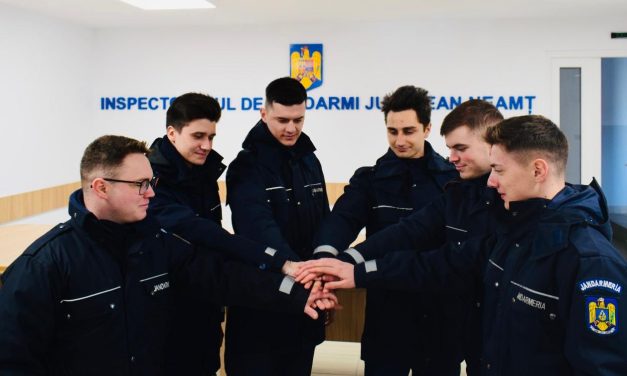 6 elevi jandarmi de la Şcoala Militară Fălticeni în practică la Jandarmeria Neamţ